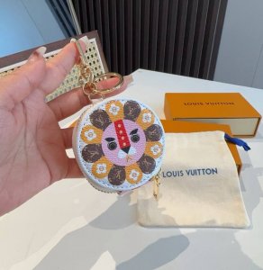 村上隆联名熊猫人 Lv蓝牙耳机包搭配钥匙扣 通用型耳机包 既可以放心爱耳的机还可以美美挂包在包上 钥匙扣 一举俩得 适用苹果Airpods1-2代 pro 华为