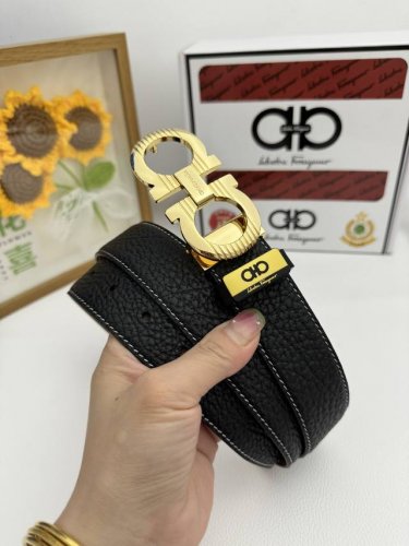 品名：菲拉格幕 原单 材质：原单牛皮腰带 百分百头层牛皮腰带保证真皮，24K纯钢扣，专柜原单品质、做工精细，时尚大牌，送人自用首选 包装： 请认准如图专柜包装赠