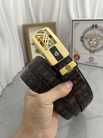 品名：Versace.范思哲 自动带 材质：原单牛皮腰带 百分百头层牛皮腰带保证真皮，24K纯钢扣，专柜原单品质、做工精细，时尚大牌，送人自用首选 包装： 请认 - 点击图像关闭