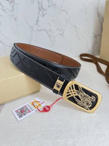 品名：巴宝莉.Burberry腰带·皮带·原单 型号：挂扣，经典纯钢材质挂扣，实物拍摄，头层牛皮 材料：百分百头层牛皮，保证真皮。双面可用专柜同
