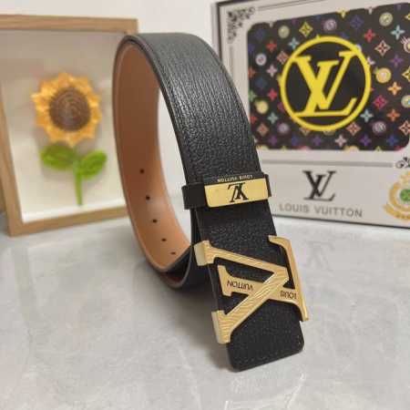 品名：Lv..路易..威登 材质：原单牛皮腰带 百分百头层牛皮腰带保证真皮，24K纯钢扣，专柜原单品质、做工精细，时尚大牌，送人自用首选 包装： 请认准如图专柜 - 点击图像关闭