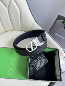 特 杰尼亚 双面原厂进口头层牛皮，双面使用，真空电镀铜扣，做工精致专柜品质！时尚休闲百搭火爆热销中！配专柜全套包装，宽度3.5