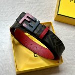 Fendi 芬迪 专柜同款 宽4.0Cm 双环正反用腰带 Ff按钉搭扣 红色Cuoio Romano皮革材质 反面面料带有烟草黄和黑色Ff图案 四方金属饰面 时