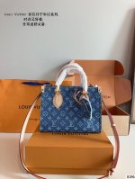 Lv Onthego牛仔购物袋 好优雅 我永远爱单宁！谁能拒绝Lv的牛仔款式啊 搜索 Lv Onthego购物袋尺寸：25*10*19Cm