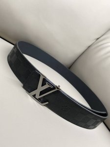 Lv 路易威登 官网款进口牛皮4D制作 经典精品字母扣 双面可用4.0送礼自用档次到顶 多扣颜色可自由选择