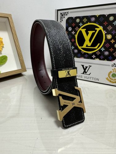 品名：Lv..路易..威登 材质：原单牛皮腰带 百分百头层牛皮腰带保证真皮，24K纯钢扣，专柜原单品质、做工精细，时尚大牌，送人自用首选 包装：