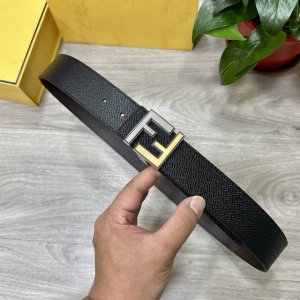 特 Fendl 芬迪 宽40Mm双面原版小牛皮 搭配单钌钯电镀扣 完美的手感.油边 出众的设计.风格 高贵奢华 时尚大方 高清实拍 货真价实 品质保证 双面用