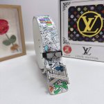 品名：Lv..路易..威登 材质：原单牛皮腰带 百分百头层牛皮腰带保证真皮，24K纯钢扣，专柜原单品质、做工精细，时尚大牌，送人自用首选 包装： 请认准如图专柜