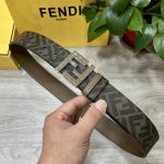 特 Fendi 芬迪 专柜同款 宽4.0Cm 双环正反用腰带 Ff按钉搭扣 棕色Cuoio Romano皮革材质 反面面料带有烟草黄和黑色Ff图案 黑色珐琅金属