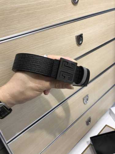 配送专柜包装 打孔针 批 宽35Mm，原单进口小牛皮 头层牛皮，搭配原单钌钯电镀Gg扣，手感.油边近乎完美，原产皮料定制，质感无可挑剔，出众的细节，高清实拍，货