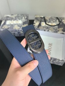 编号:Yl Cd家 3.4Cm 原版五金扣头， 新款 双面可用 醒目的标志性徽标装点搭扣