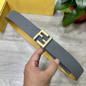 特 Fendl 芬迪 宽40Mm双面原版小牛皮 搭配单钌钯电镀扣 完美的手感.油边 出众的设计.风格 高贵奢华 时尚大方 高清实拍 货真价实 品质保证 双面用