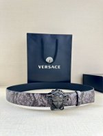 特 宽度3.8Cm Versace 皮带，配有立体La Medusa双面搭扣，一面饰有Barroco印花。 La Medusa搭扣 腰带环 底面料：100%牛皮