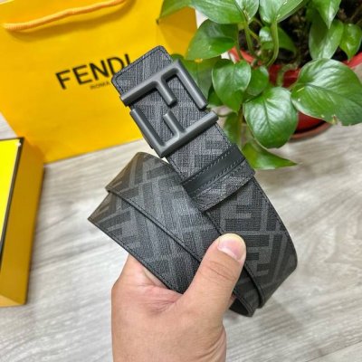 Fendi 芬迪 专柜同款 宽4.0Cm 双环正反用腰带 Ff按钉搭扣 黑色Cuoio Romano皮革材质 反面面料带有烟草黄和黑色Ff图案 四方金属饰面 时