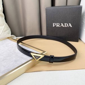 rada这款华美的皮革腰带释放简约而精致的优雅气息 2.0Cm精品