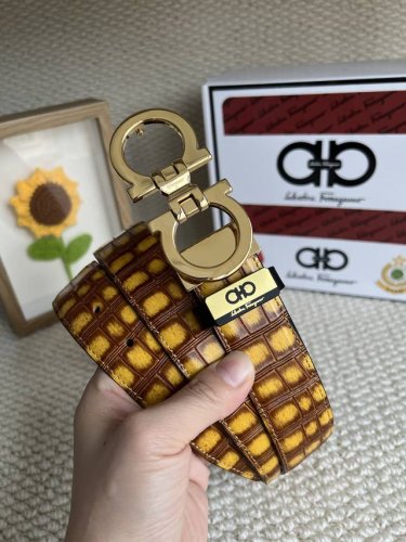 品名：菲拉格幕 原单 材质：原单牛皮腰带 百分百头层牛皮腰带保证真皮，24K纯钢扣，专柜原单品质、做工精细，时尚大牌，送人自用首选 包装： 请认准如图专柜包装赠