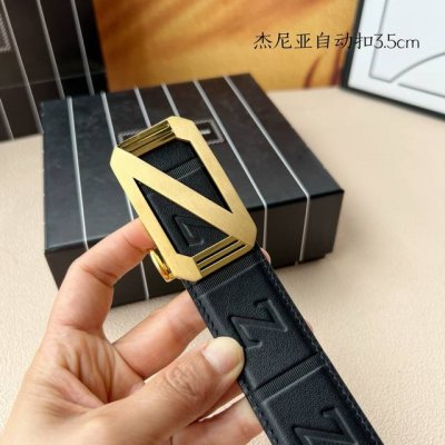 特 品牌： 杰尼亚 新款进口小牛皮，手感细腻柔软。搭配纯钢自动精品钢扣，宽度：3.5Cm