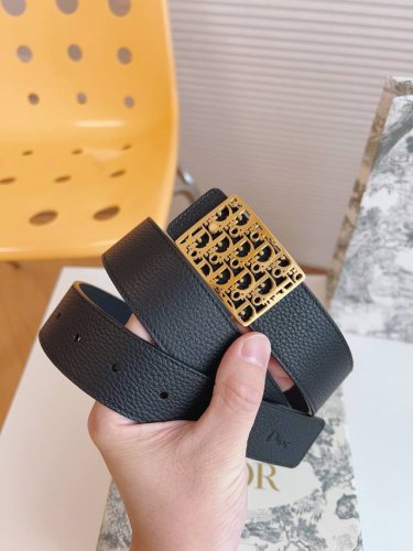 Dio* 迪家必入 绝美Cd字母扣皮带 商务休闲两相宜 明星同款顶级原单 细节 3.5Cm 修长带宽优化腰臀比 双面可戴一皮带=两造型 古金电镀Cd扣光影下自带