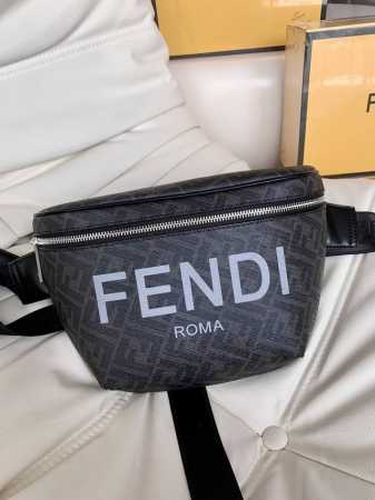 芬迪黑色 F End1 老花双F时髦腰包这一季双F 属于另类潮，一点都不显老，虽然都是男款，但是我觉得女生完全可以驾驭，也可以和男朋友一起用今年真的是每个牌子都 - 点击图像关闭