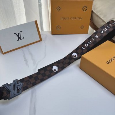 L0Uis Vuitt0N 專櫃最新升級版本 寬度40毫米 全新訂製帆布搭配最新進口原廠皮底 配置新型字母搭扣 經典百搭款！