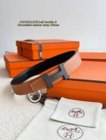 Constance 精品五金 搭配进口Togo皮 金棕 宽度32Mm 以其精湛工艺高品质材料和经典设计备受推崇 是男士腰带顶级选择 简约大气 适合商务和休闲场合