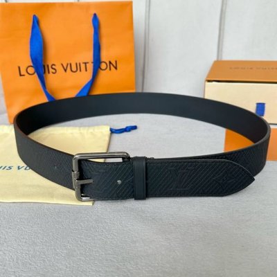 特 寬：40Mm 驢家新品 Nigo新品限量版 专柜有售新品男士系列 雙面原廠純黑色小牛皮 面压有品牌花紋 针扣款式设计搭扣 雙面用 两种佩戴方式潮男必备款！