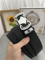 品名：Versace.范思哲 材质：原单牛皮腰带 百分百头层牛皮腰带保证真皮，24K纯钢扣，专柜原单品质、做工精细，时尚大牌，送人自用首选 包装： 请认准如图专