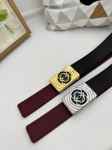 品名：罗意威 腰带原单 材质：原单牛皮腰带 百分百头层牛皮腰带保证真皮，24K纯钢扣，专柜原单品质、做工精细，时尚大牌，送人自用首选 包装： 请认准如图专柜包装