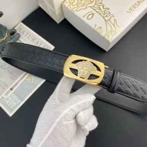 范思哲 特种自动带皮腰带系列 ，原厂五金精品不锈钢扣，手感柔软舒适 宽3.5Cm。