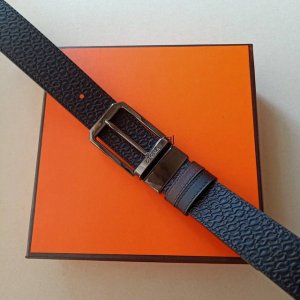 品牌:杰尼亚 价格:特 尺寸:带宽34Mm 正品尺寸 五金材质:专柜精品扣，真空电镀，工艺精细 带身材质:天然头层牛皮.质感十足，手感柔软。时尚个性，经典百搭！