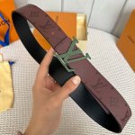 特 寬40Mm 最新頂級原單腰帶 春夏新款 本款Lvshape雙面腰帶拼接Monogram Prism壓紋漆皮！搭配點綴亮光Lvshape搭扣 每個角度不一的顏