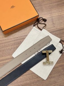 特P200 Traverse Belt Buckle & Reversible Leather Strap 40Mm