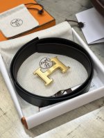 特 Hermes爱马仕 全套包装 宽度3.8Cm 进口双面原版牛皮荔枝纹带身，配搭经典H钢扣 可双面使用；欣赏享用完美的设计和优质的皮料精细工艺，不容错过的产品