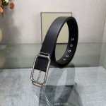 汤姆福特最新网红爆款双面头层牛皮专柜同步3.5宽新款上市了，原版牛皮，搭配铜扣，优雅，大方用的方便。谢谢你转载。