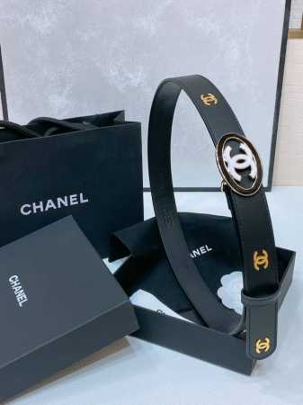 Chanel 24C 黄铜金属 水钻黑 与 白Logo搭扣 黄铜金属进口胎牛皮平纹带身 饰有Cc小Logo手感柔软 细腻 3.0Cm - 点击图像关闭