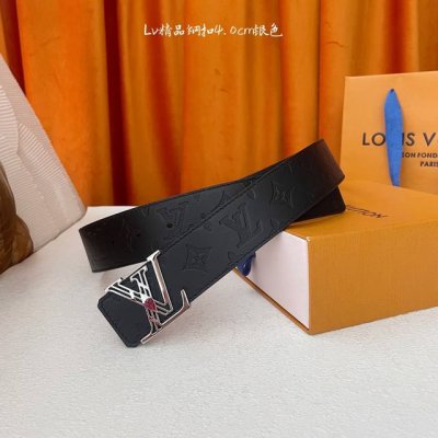 特 Louis Vuitton驴牌：经典原单品质，经典压花面平纹皮底，搭配原单精品钢扣，精工制作，细节看图，实物拍摄，高端奢华，宽度4.0Cm