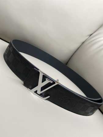 Lv 路易威登 官网款进口牛皮4D制作 经典精品字母扣 双面可用4.0送礼自用档次到顶 多扣颜色可自由选择 - 点击图像关闭