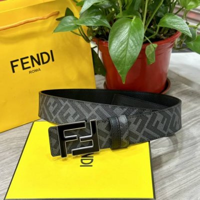 FENDI 芬迪 专柜同款 宽4.0CM 双环正反用腰带 FF按钉搭扣 黑色Cuoio Romano皮革材质 反面面料带有烟草黄和黑色FF图案 四方金属饰面 时