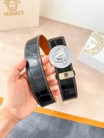 品名：Versace.范思哲原单腰带 皮带 DDD 型号：挂扣，经典人头纯钢材质扣头，头层牛皮，图片实物拍摄 DDD 材料：百分百头层牛皮，保证真皮。24K纯钢