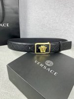 宽度3.8Cm 范思哲 意大利设计师Gianniversace于1978年推出了他的同名系列，将一种自信和强有力的时尚态度注入到他的地中海风格男装设计之中。如今