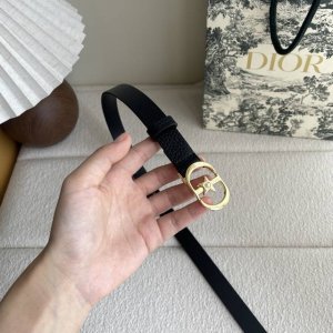 dior新款腰带，采用精致头层皮制作，手感柔软，舒适细腻，精品五角星珍珠扣，，精致优雅，时尚大方。宽2.0Cm