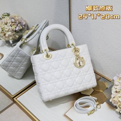 五格羊皮白色 My Lady 全新做法，袋口翻盖，单肩手提包经典款单肩斜挎英国皇室戴妃包，可拆卸的真皮肩带，手感柔软超细腻，舒适又不失优雅，时尚简约设计，包包大