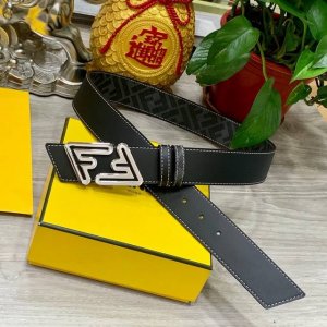 Fendi 芬迪 专柜同款 宽4.0Cm 双环正反用腰带 Ff按钉搭扣 黑色cuoio Romano皮革材质 反面面料带有烟草黄和黑色ff图案 黑色珐琅金属饰面