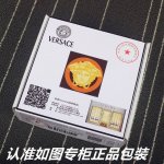 品名：范思哲.Versace原单 型号：认准如图专柜包装，赠送打孔器 材料：百分百头层牛皮保证真皮。美人头，24K钢扣，复古雕花工艺专柜同等质量， 送人自用首选