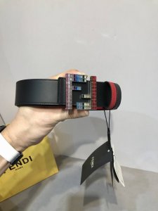 配送专柜包装 打孔针 特 新款 Fd 宽38Mm 支持Nfc 芯片扫描，标志造型 皮带，原版亚克力彩色方钻扣，进口原版荔枝纹配小牛皮，高端大气，镀金表面金属制品