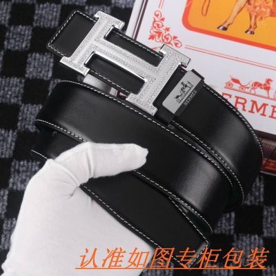 品名：爱马仕 原单 材料：百分百头层牛皮，保证真皮。专柜原单品质、做工精细，送人自用首选 包装： 请认准如图专柜包装，赠送打孔器，银联发票，宽度3.8Cm