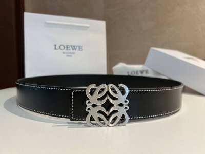 Loe～We罗意～威男士西班牙风格，品牌徽标金属扣双面用牛皮带身，风格细节绅士时尚商务休闲简约日常职业通勤度假帅气潮款。4.0
