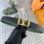 Lv 特种皮腰带系列 ，原厂五金精品不锈钢扣，手感柔软舒适 宽3.8Cm。