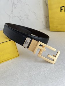 品名：芬迪.Fendi原单腰带 皮带 型号：挂扣，原版经典纯铜精品旋转挂扣，实物拍摄，双面头层牛皮 材料：百分百头层牛皮，保证真皮。专柜同等质量，纯铜旋转挂扣，