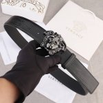 特 Versace范思哲爆款水波纹双面头层配经典人头采用精挑细选进口顶级牛皮，手感柔软！商务既有时尚的男士腰带火爆中！宽度4.0Mm